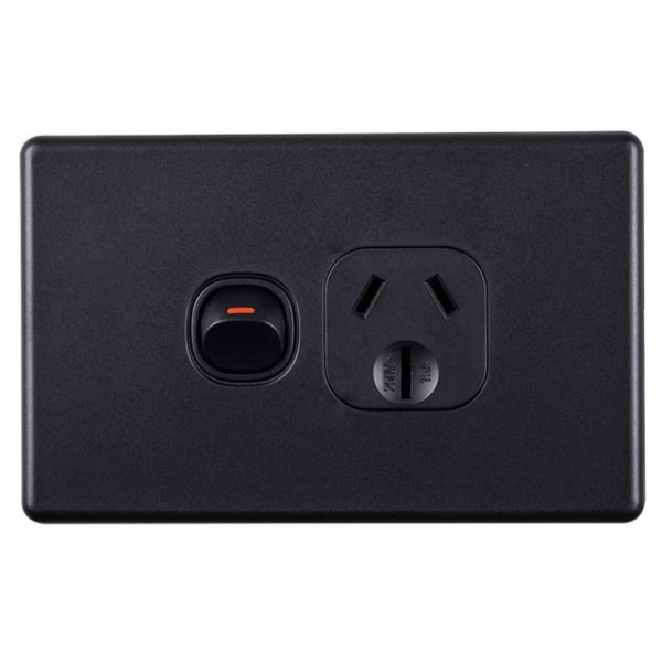 10A SINGLE POWERPOINT HORIZONTAL  MATT BLACK